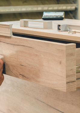 Möbel zusammenbauen 