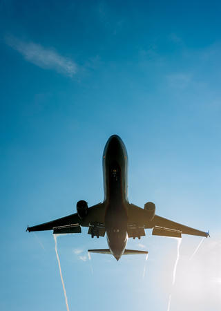 Bild eines Flugzeuges in der Luft