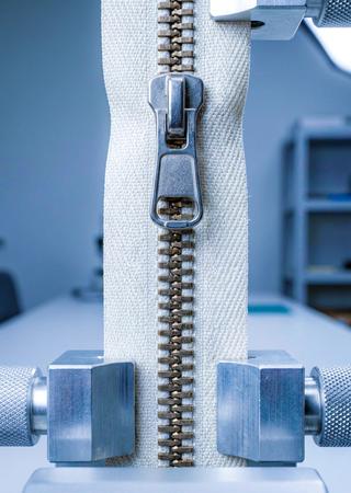 01_Test_Services_Reißverschlussspezifikationen_Test_Services